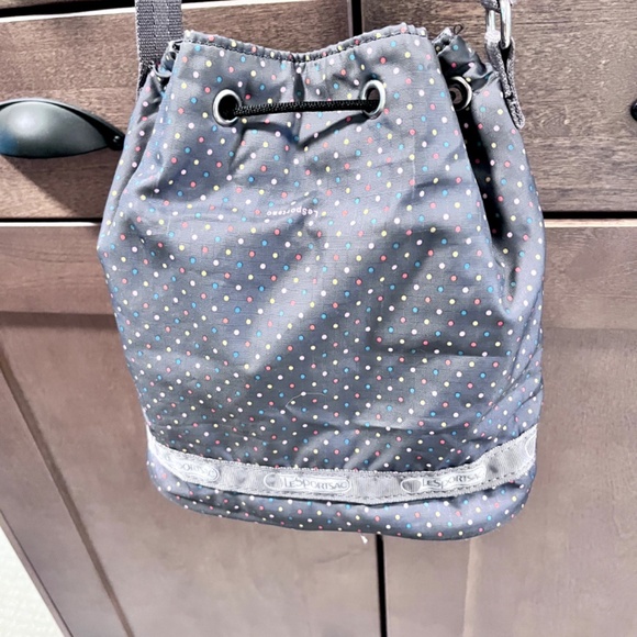 LeSportSac Drawstring Bucket Gray Nylon Crossbody Bag - Picture 6 of 7